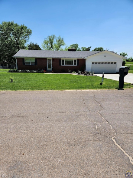 925 NW Pleasant Hill Ln, Topeka, KS 66618