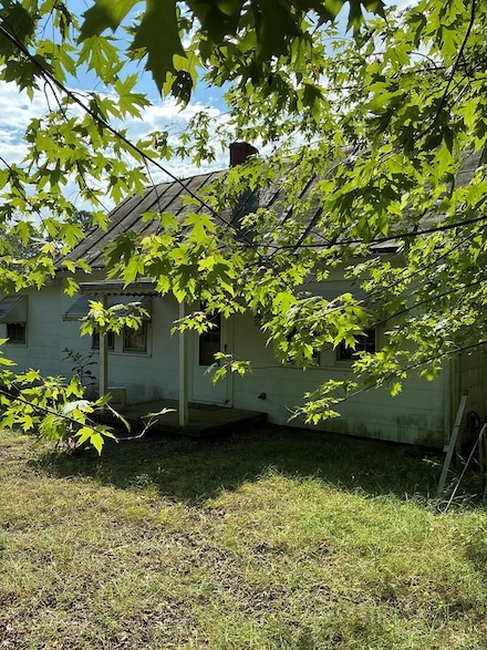 2880 Lake Rd, Lottsburg, VA 22511
