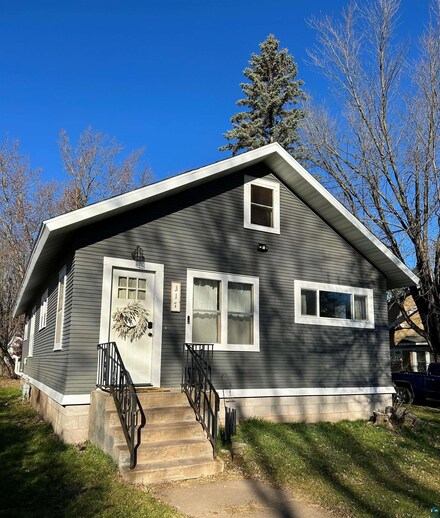 317 2nd St, Moose Lake, MN 55767