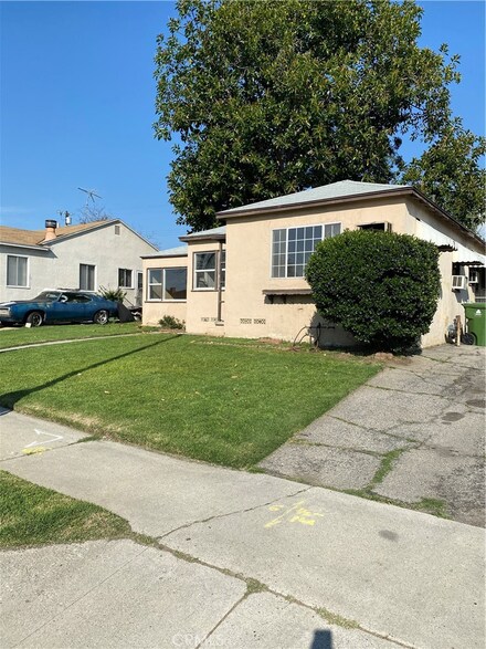 8146 Wisner Ave, Panorama City, CA 91402