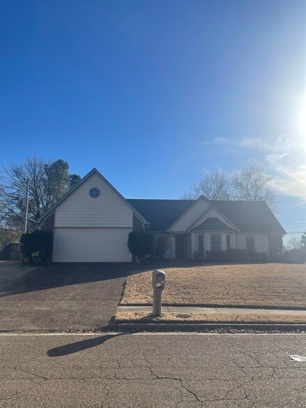 7235 English Dr, Memphis, TN 38125