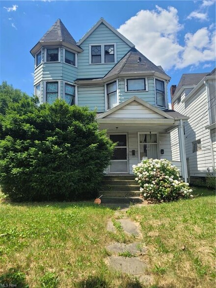 1074 Addison Rd, Cleveland, OH 44103