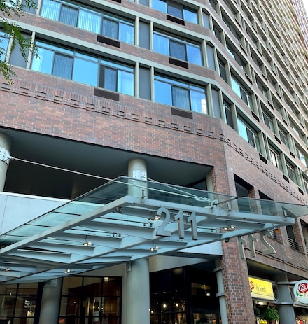 211 E Ohio St Unit 2802, Chicago, IL 60611