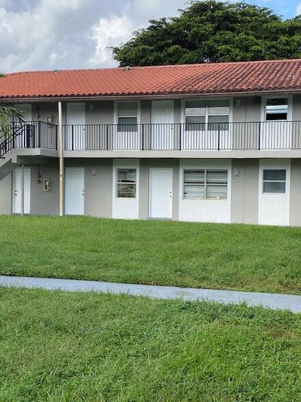 1201 SW 50th Ave Unit 2074, North Lauderdale, FL 33068