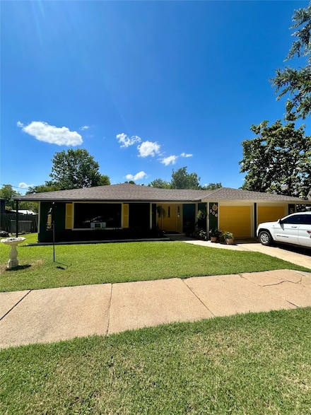 506 S 3rd St, Hugo, OK 74743