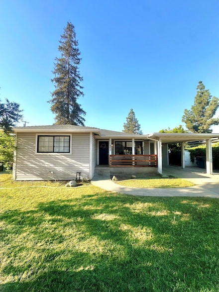 964 E Academy Ave, Tulare, CA 93274