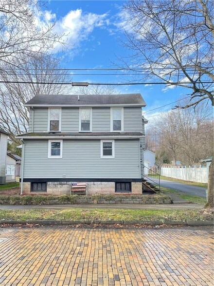 119 Main St, Leetonia, OH 44431
