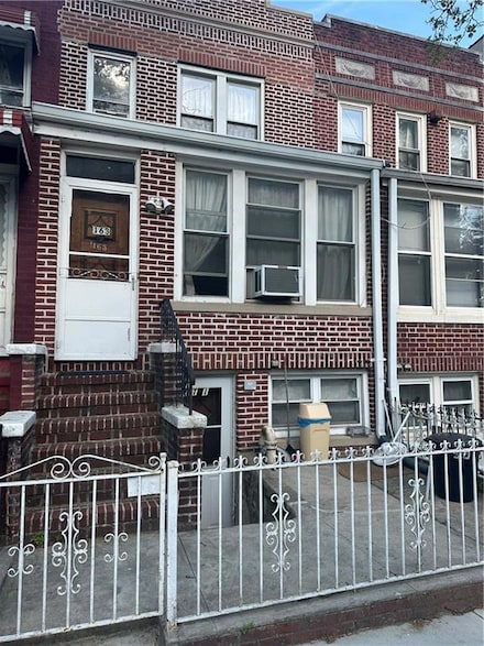 163 E 29th St, Brooklyn, NY 11226
