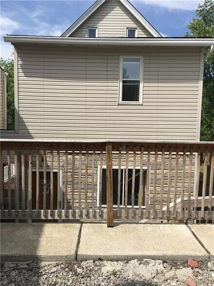 1307 Hancock St, Braddock, PA 15104