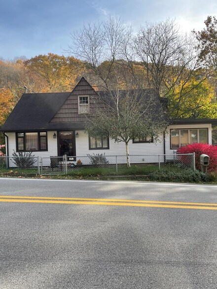 1608 Allegheny St, Follansbee, WV 26037