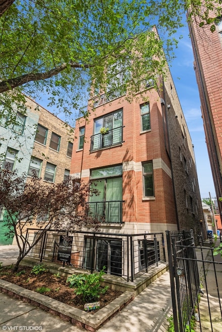 1744 W Belmont Ave Unit 1, Chicago, IL 60657