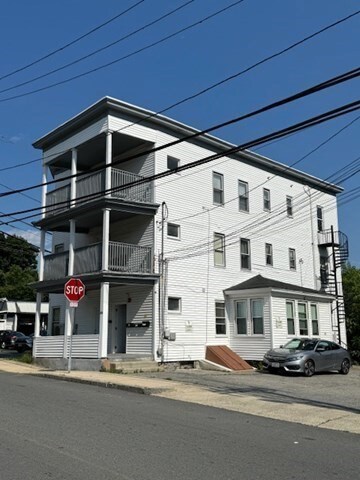 44-44A Oakland Ave, Methuen, MA 01844