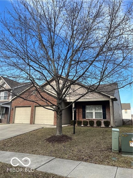 11044 Schoolhouse Rd, Fishers, IN 46037
