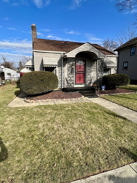 1316 E 19th Ave, Columbus, OH 43211