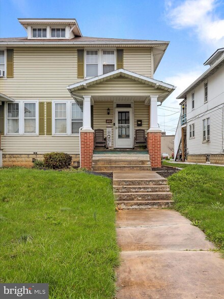 305 E Mckinley St, Chambersburg, PA 17201