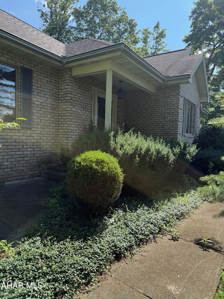 585 Overlook Dr, Hollidaysburg, PA 16648