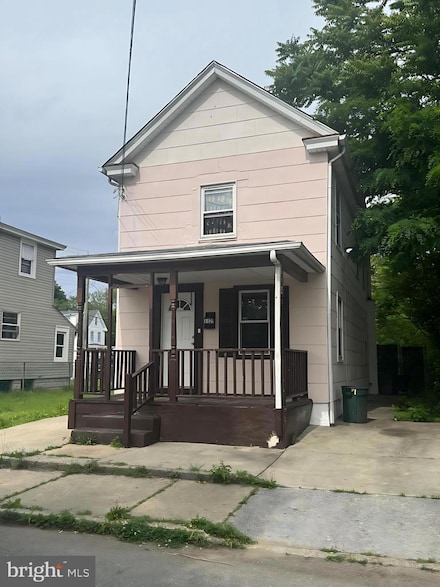 1105 N Chestnut St, Paulsboro, NJ 08066