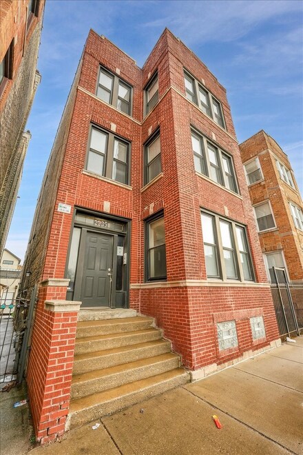 2235 W Fullerton Ave, Chicago, IL 60647