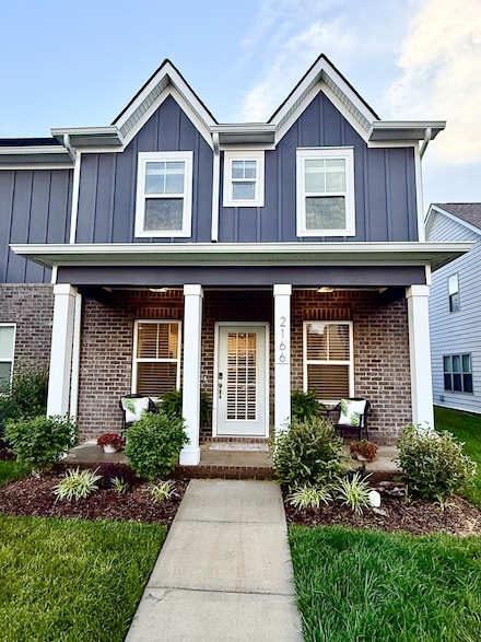 2166 Hospitality Ln, Murfreesboro, TN 37128
