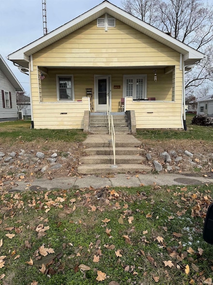 218 W 7th St, Bicknell, IN 47512