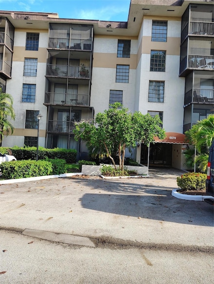 5570 NW 44th St Unit 501A, Lauderhill, FL 33319