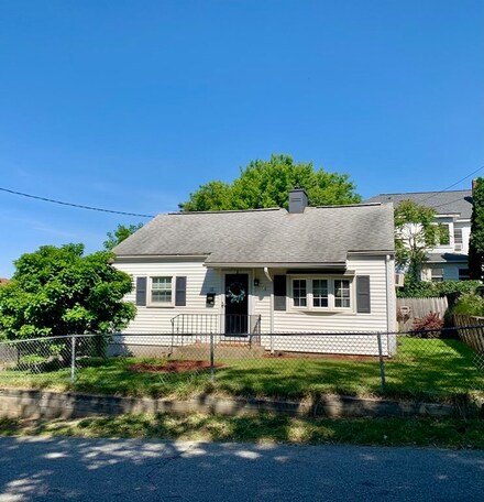 10 Arlington St, Methuen, MA 01844