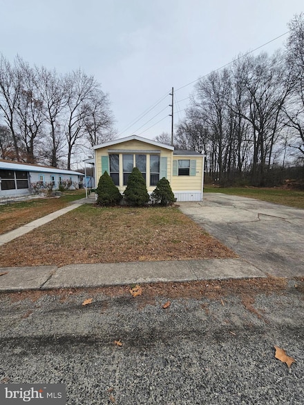 239 Pin Oak Dr, Pennsville Township, NJ 08070