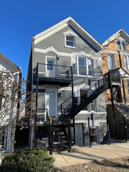 2311 S Whipple St Unit B, Chicago, IL 60623