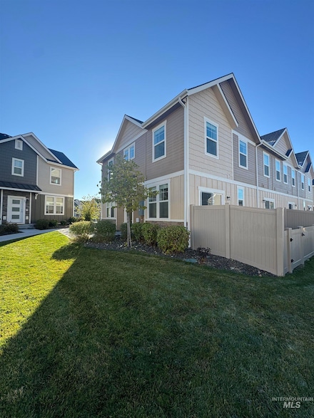 5911 S Boddington Ln, Boise, ID 83709