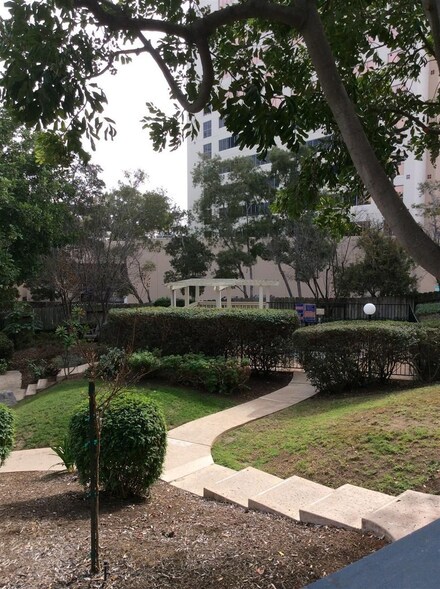 9260 Towne Centre Dr Unit 16, San Diego, CA 92121
