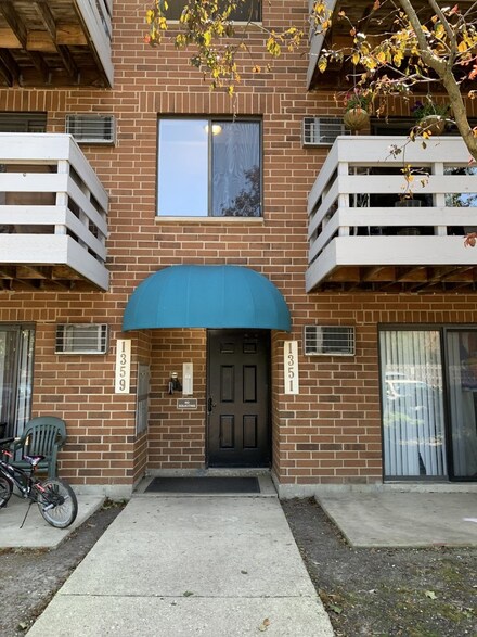 1351 N Winslowe Dr Unit 304, Palatine, IL 60074
