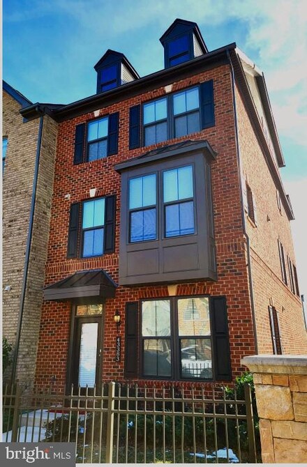 43383 Charitable St, Ashburn, VA 20148