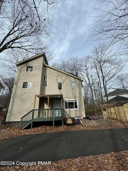 1492 Belgravia Dr, Tobyhanna, PA 18466