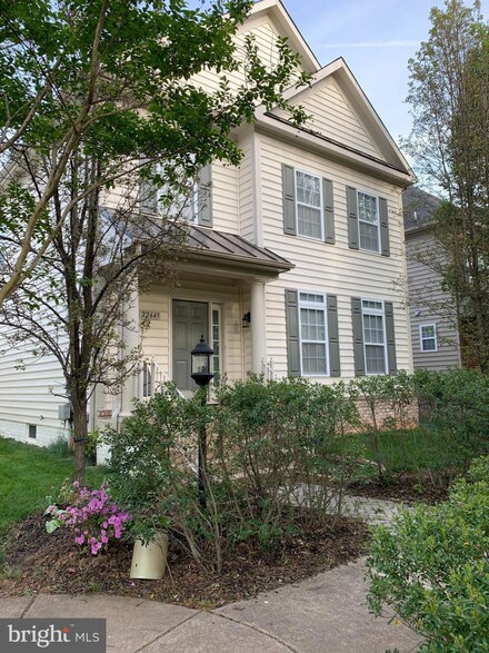 22643 Tivoli Ln, Ashburn, VA 20148