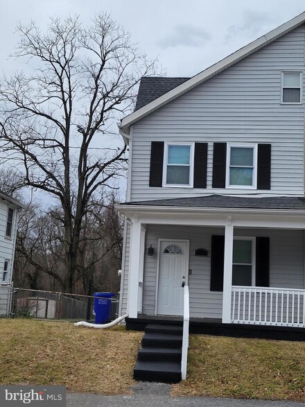 8722 Maple Ave, Bowie, MD 20720