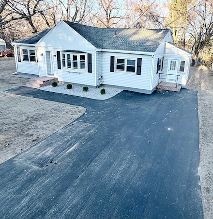 25 Saint Marie St, Manchester, NH 03102