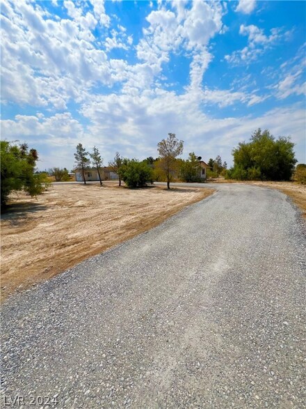3101 E Kellogg Rd, Pahrump, NV 89061