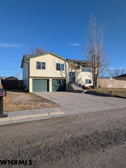 1414 Q St, Bridgeport, NE 69336