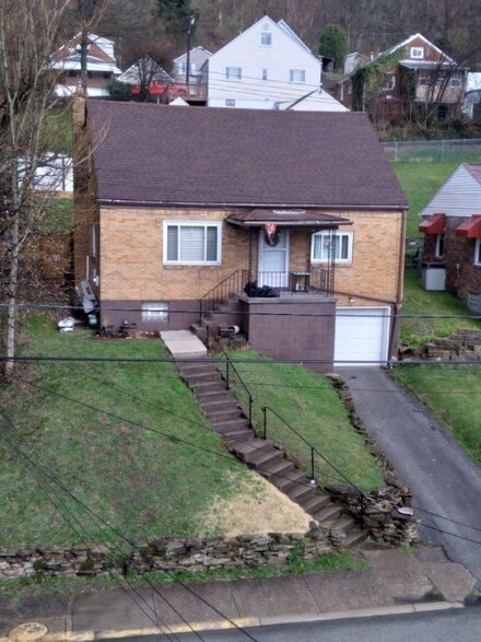 301 Erie Ave, Glassport, PA 15045