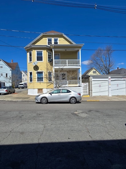 27-29 Larch St, New Bedford, MA 02740