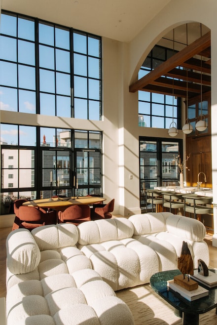 402 Union Ave Unit 1, Brooklyn, NY 11211