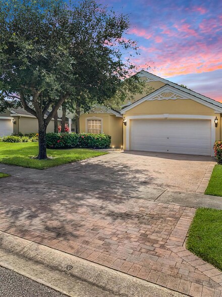 131 Lancaster Way, Royal Palm Beach, FL 33414
