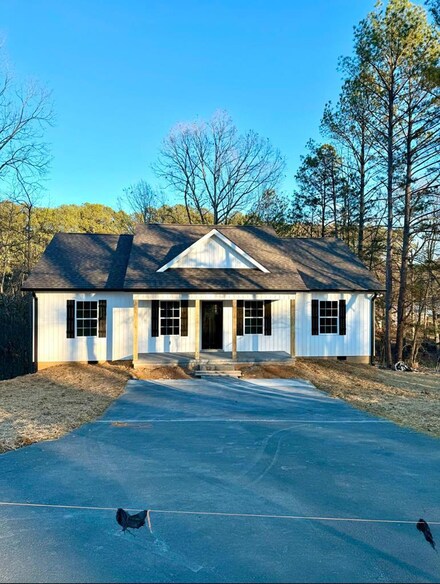 2255 Eaton Dr SE, Dalton, GA 30721