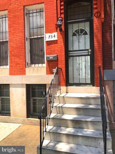 754 Dolphin St, Baltimore, MD 21217