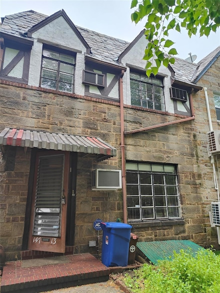 147-13 72nd Dr, Flushing, NY 11367