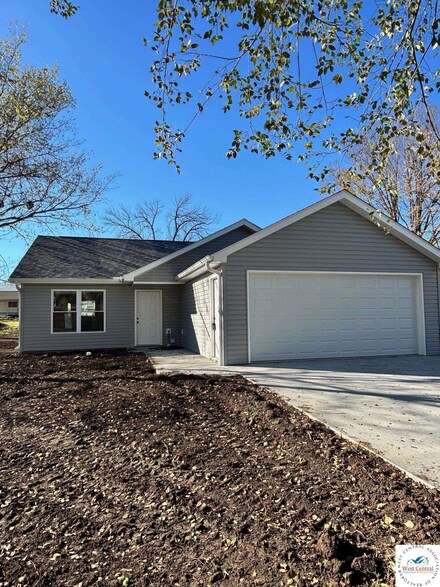 319 N Heard Ave, Sedalia, MO 65301
