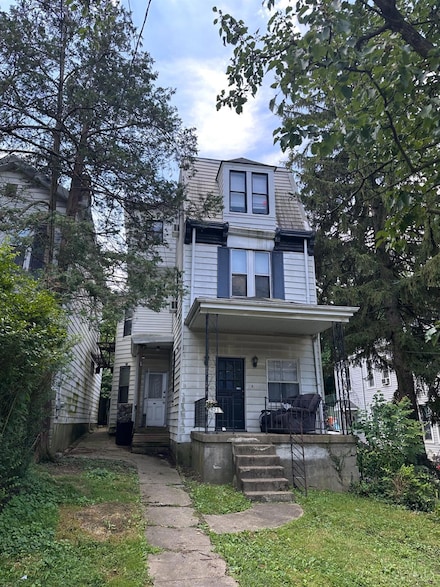 623 Riddle Rd, Cincinnati, OH 45220