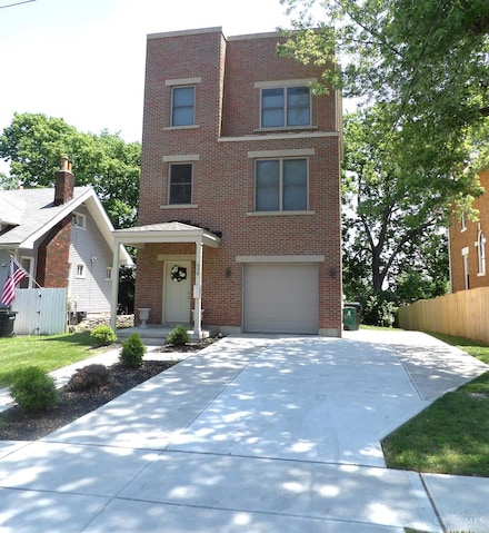 658 Hawthorne Ave, Cincinnati, OH 45205