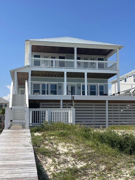 197 Las Palmas Ln, Port St. Joe, FL 32456