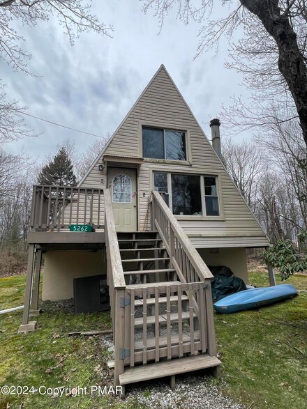 5262 Broadway, Pocono Summit, PA 18346